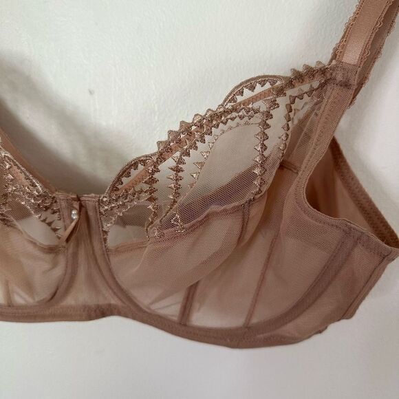 Wacoal Evocative Edge Full Figure Underwire Bra in Roebuck Nude - Picture 8 of 10